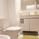 209 Modern In Close To Everything شقة