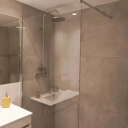 Апартаменты 209 Modern In Close To Everything